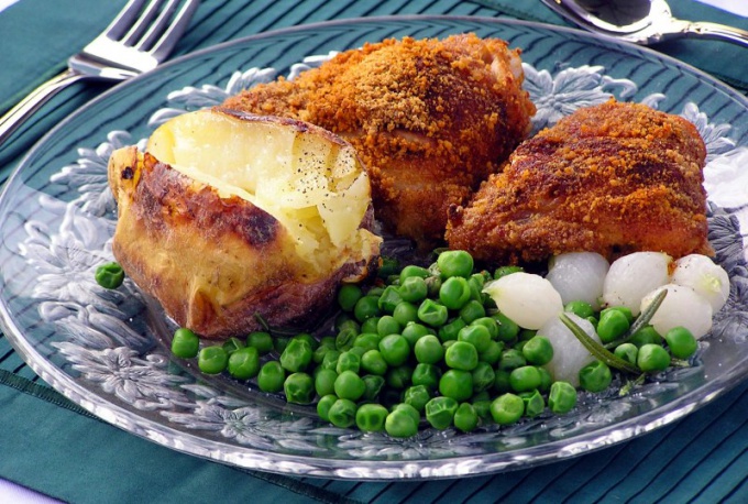 Wie man Huhn mit Honig im Ofen kocht