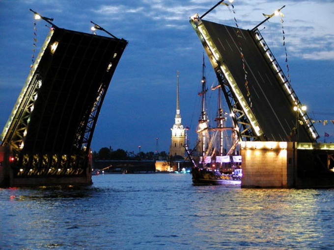 Wie man Brücken in St. Petersburg baut