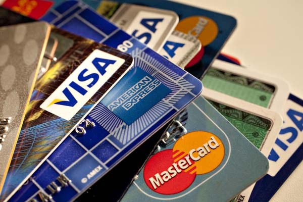 Was sind die Vorteile von Visa Gold und Mastercard Gold