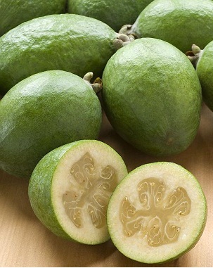 Masken aus Feijoa für normale, trockene und fettige Haut