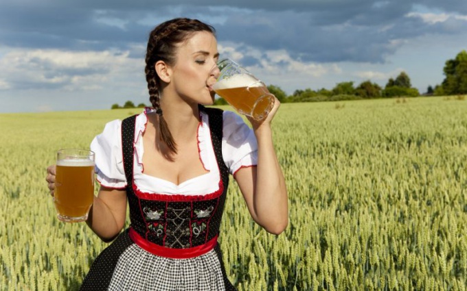 Ist es möglich, alkoholfreies Bier für stillende Frauen zu trinken?