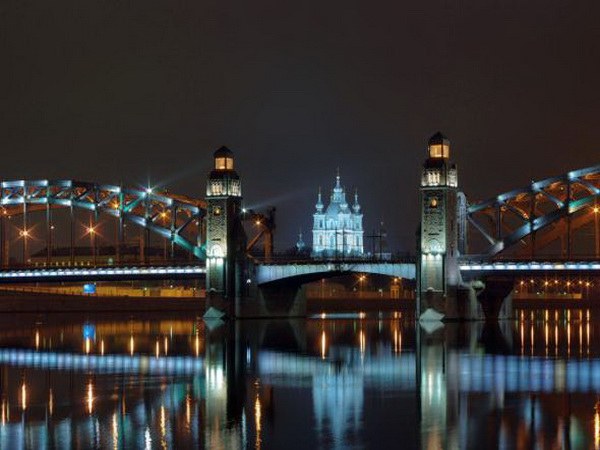 Bolsheokhtinsky Brücke, dank der Qualität der Bauarbeiten, brauchte keine Reparatur mehr als 60 Jahre