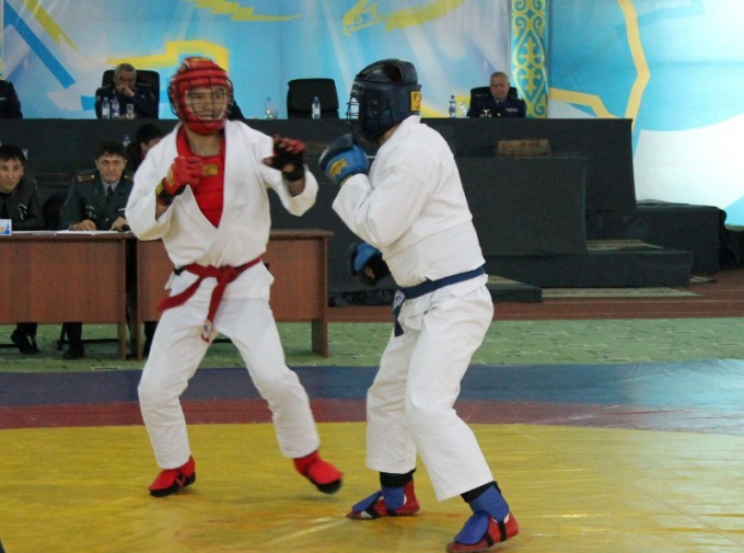 Wo kann man sich anmelden: für Hand-zu-Hand-Kampf oder Karate